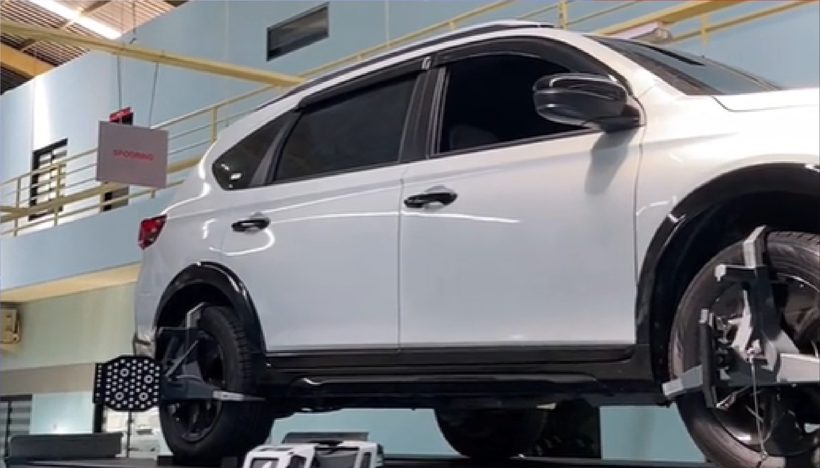 Apa Beda Gejala Mobil Perlu Balancing dan Perlu Spooring? Kenali Bedanya