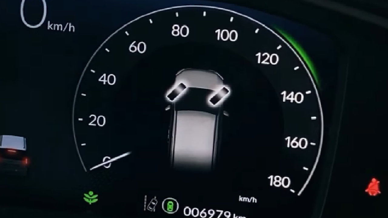 Susah Lurusin Ban Pas Parkir? Kenalan Sama Fitur Tire Angle Indicator Honda!